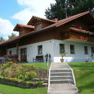 Cornelia Frisch Sankt Oswald-Riedlhuette